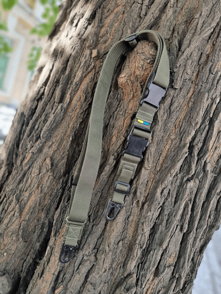 Tactical three-point sling with two carabiners and two tightening straps – Olive