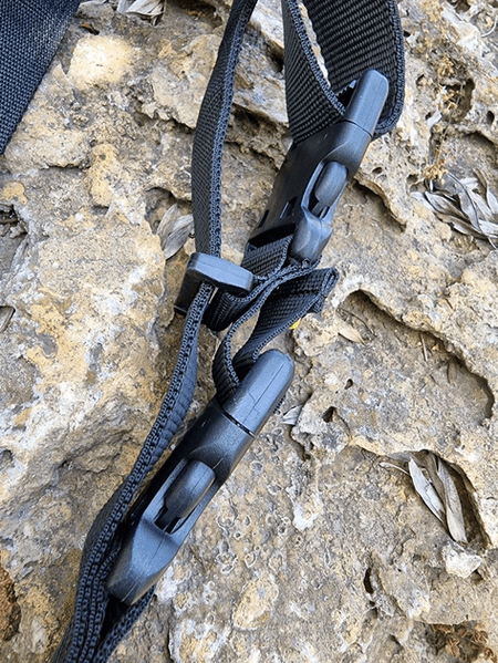 Tactical three-point sling with two carabiners and two tightening straps – Black