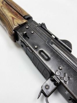 Захисна заглушка шахти магазина АК